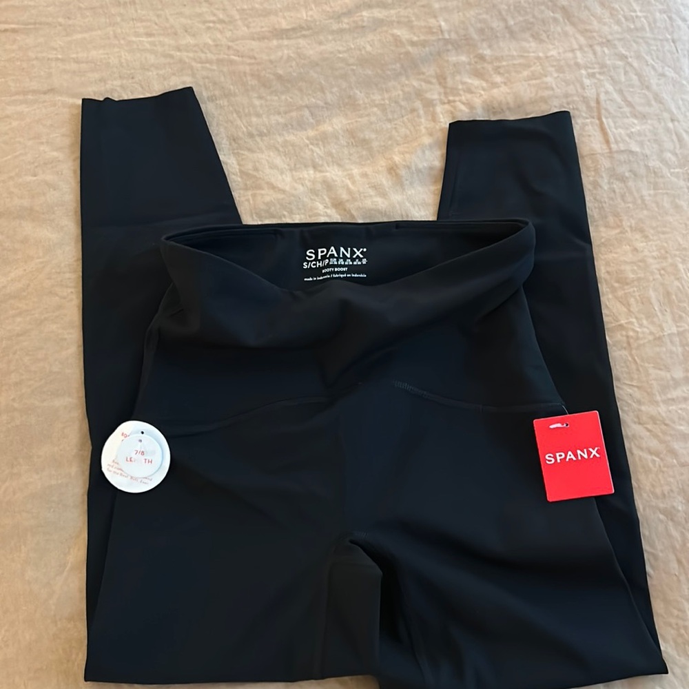 SPANX Booty Boost Leggings
